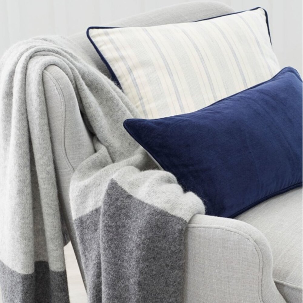 Serena & Lily Bedwell Pillow Cover 20x20‎ Navy